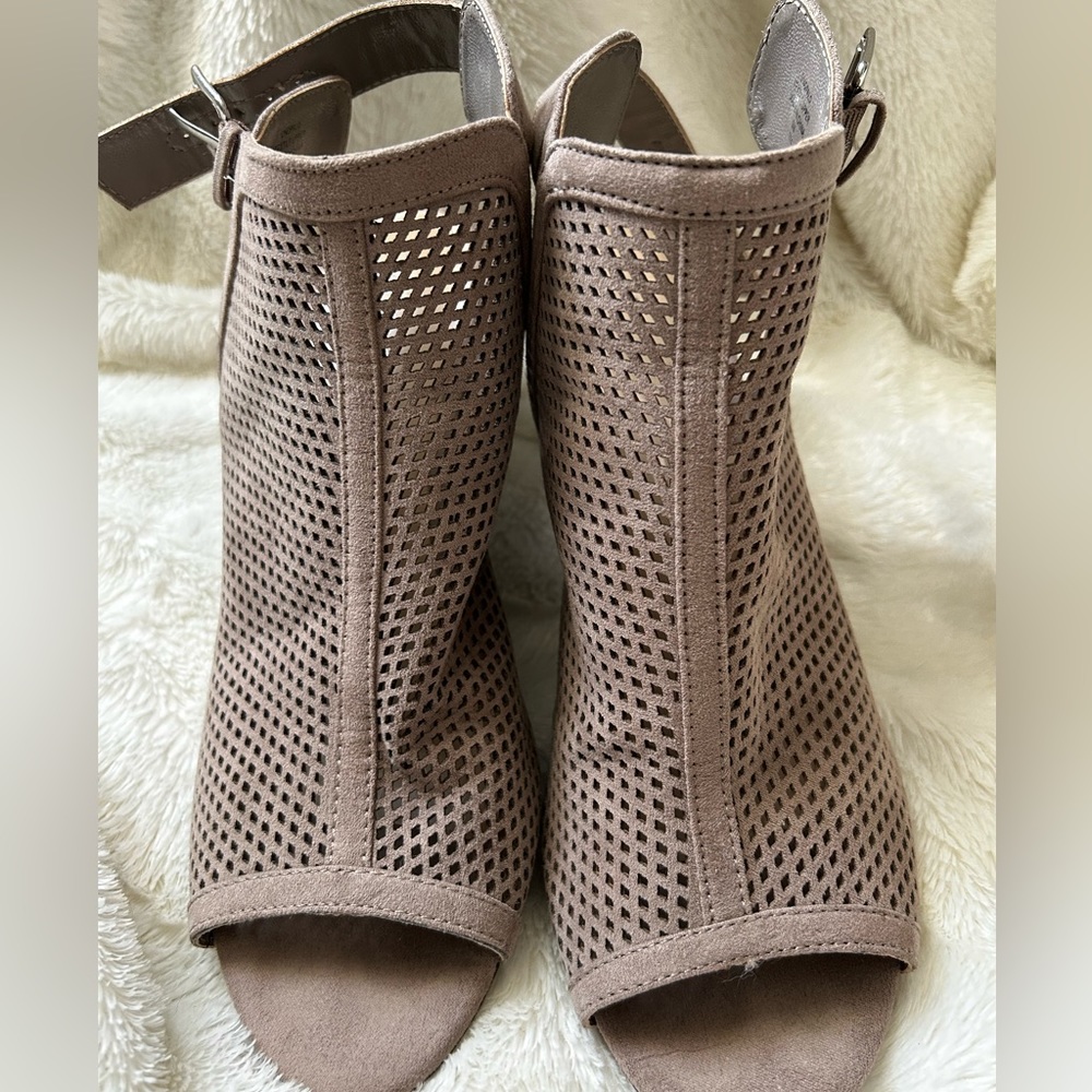 Unisa Tan Mule Sandals | size 8